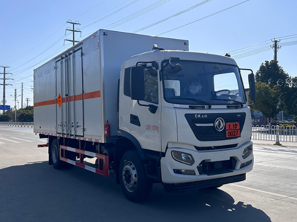 東風天錦爆破器材運輸車